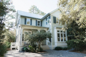 30A Hideaway by AvantStay Walk to Beach Shared Pool Access